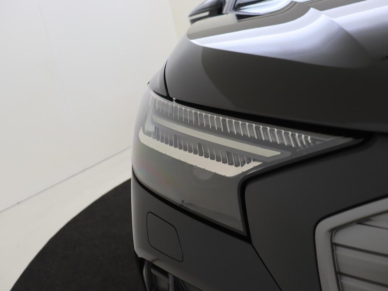 Audi Q4 e-tron 35 Advanced edition 55 kWh | LED matrix verlichting | Keyless | Warmtepomp | Stoelverwarming | CarPlay | Parkeersensoren | Cruise control |