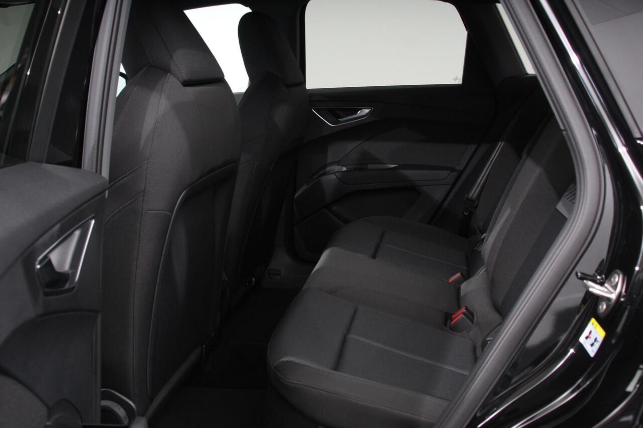 Audi Q4 e-tron 40 Advanced Edition | Navigatie | Climate Control | DAB | Led | Electrisch bedienbare achterklep | 19" Lichtmetalen velgen
