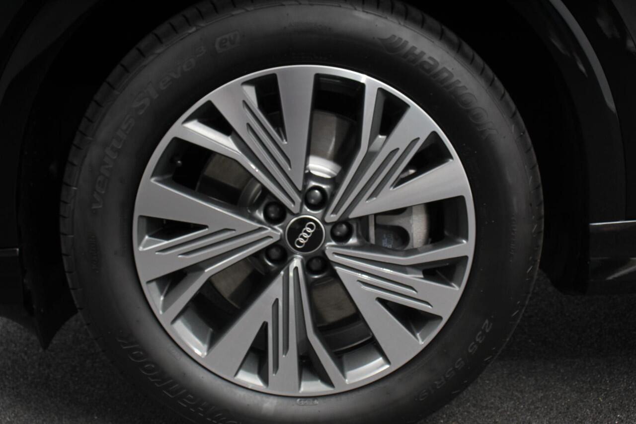 Audi Q4 e-tron 40 Advanced Edition | Navigatie | Climate Control | DAB | Led | Electrisch bedienbare achterklep | 19" Lichtmetalen velgen