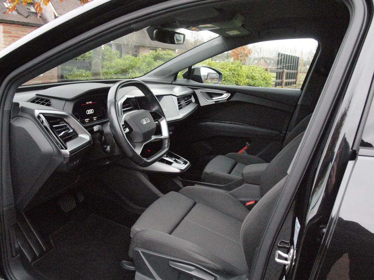 Audi Q4 e-tron 40 Launch edition Advanced 77 kWh | Black Optic | Warmtepomp | Achteruitrijcamera | NL-Auto |