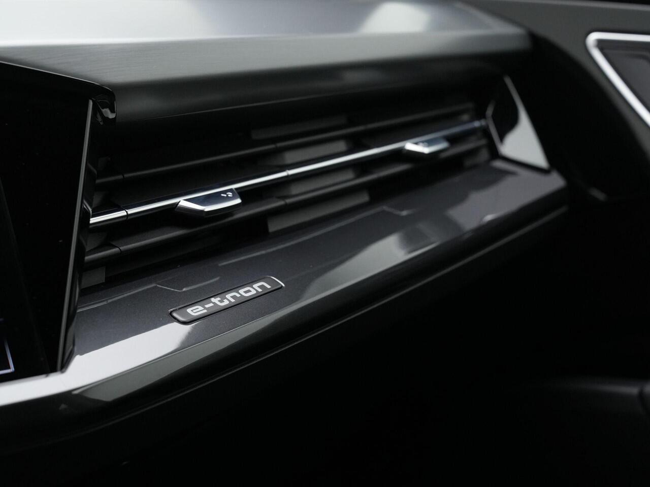 Audi Q4 e-tron 45 Quattro S edition 77 kWh 265 pk / S-Line | Warmtepomp | Matrix LED | Achteruitrijcamera | Stoelverwarming | Adaptive Cruise