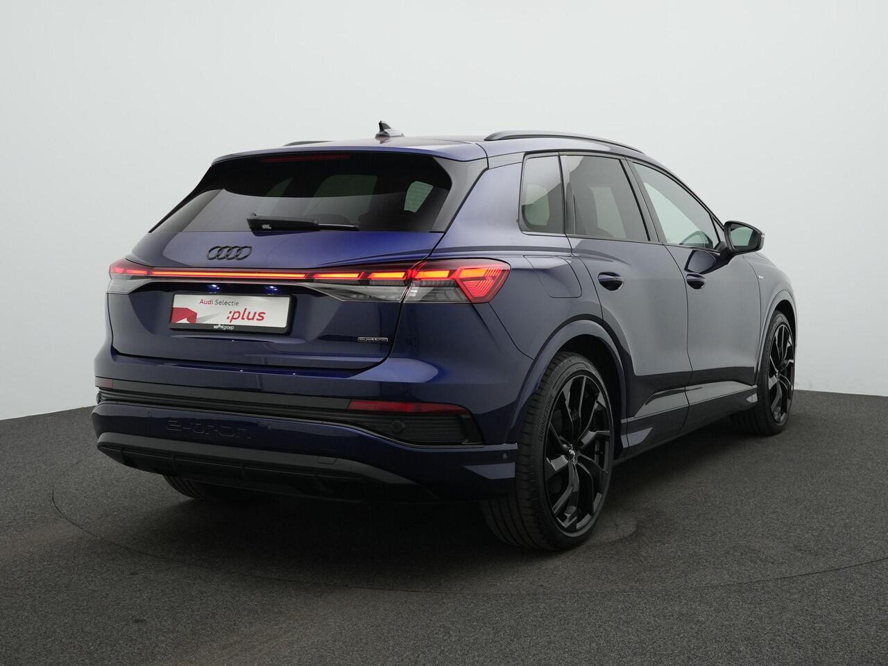 Audi Q4 e-tron 45 Quattro S edition 77 kWh 265 pk / S-Line | Warmtepomp | Matrix LED | Achteruitrijcamera | Stoelverwarming | Adaptive Cruise