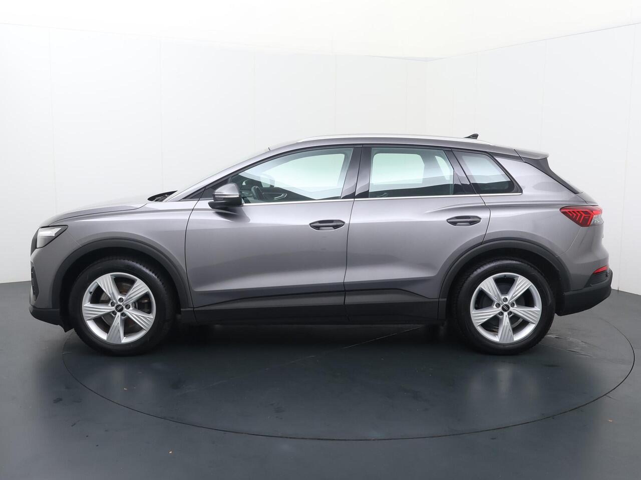 Audi Q4 e-tron 35 Launch edition 55 kWh | 170 PK | SoH 90% | Navigatiesysteem | Lederen bekleiding | 19" LM velgen | LED koplampen |