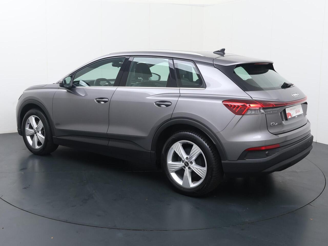 Audi Q4 e-tron 35 Launch edition 55 kWh | 170 PK | SoH 90% | Navigatiesysteem | Lederen bekleiding | 19" LM velgen | LED koplampen |