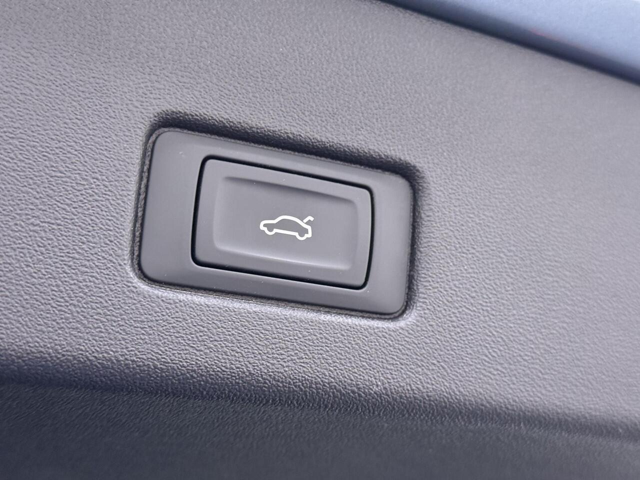 Audi Q4 e-tron 40 Launch edition Advanced Plus 77 kWh VAN ¤ 33.900,- VOOR ¤ 30.877,- UW LENTEVOORDEEL ¤ 3.023,-! | SOH 92% | S-LINE INTERIEUR | PANORAMADAK | STOELVERWARMING | ELEKTRISCHE ACHTERKLEP | LUXE BEKLEDING | RIJKLAAR MET 12 MND BOVAG GARANTIE