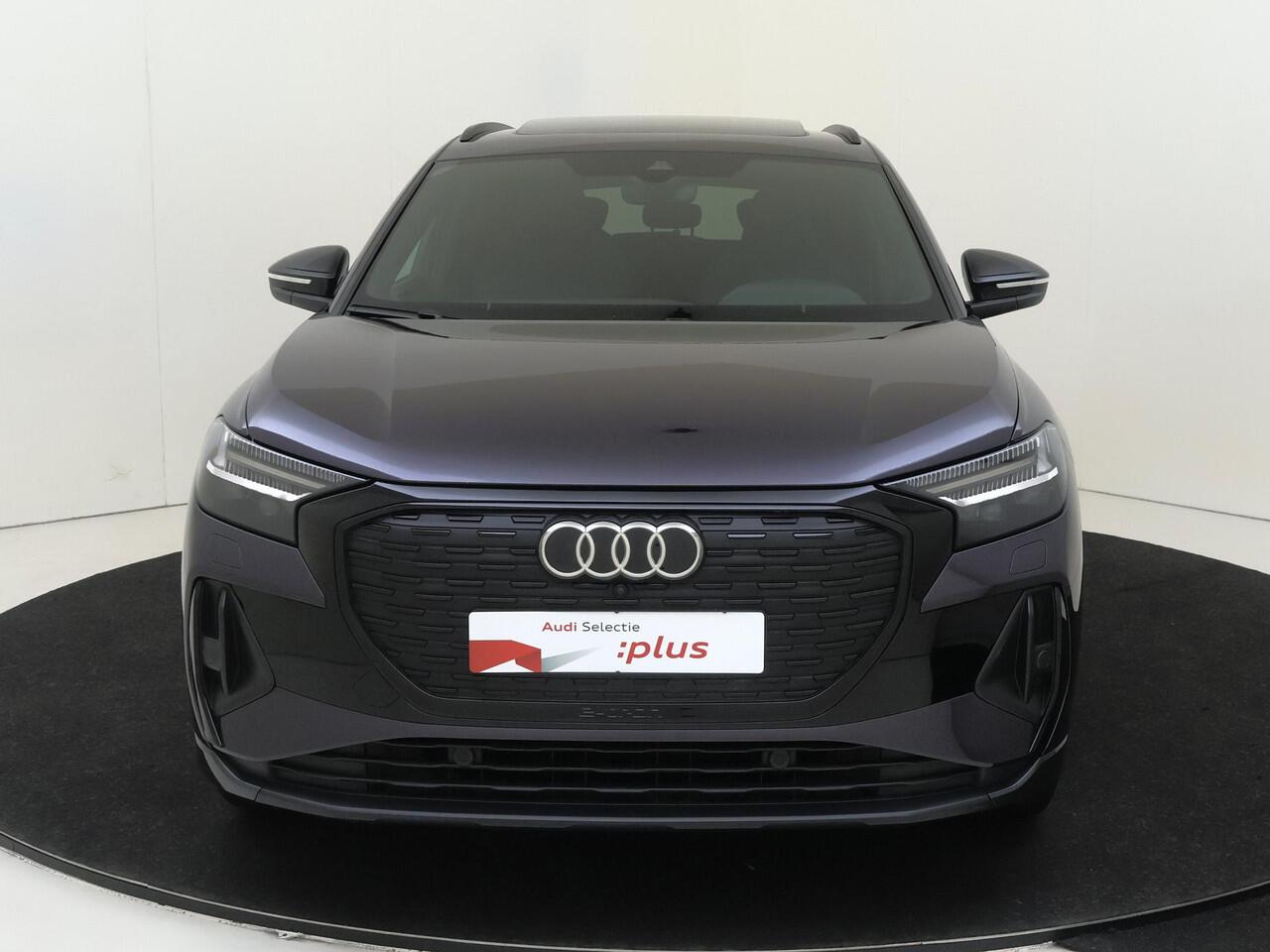 Audi Q4 e-tron 35 S edition 55 kWh | Panoramadak | SONOS audio | Achteruitrijcamera | Adaptieve cruise control | LED matrix verlichting | Dodehoek detectie | Keyless | Navigatie | Stoelverwarming |
