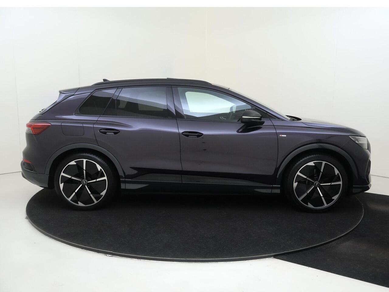 Audi Q4 e-tron 35 S edition 55 kWh | Panoramadak | SONOS audio | Achteruitrijcamera | Adaptieve cruise control | LED matrix verlichting | Dodehoek detectie | Keyless | Navigatie | Stoelverwarming |