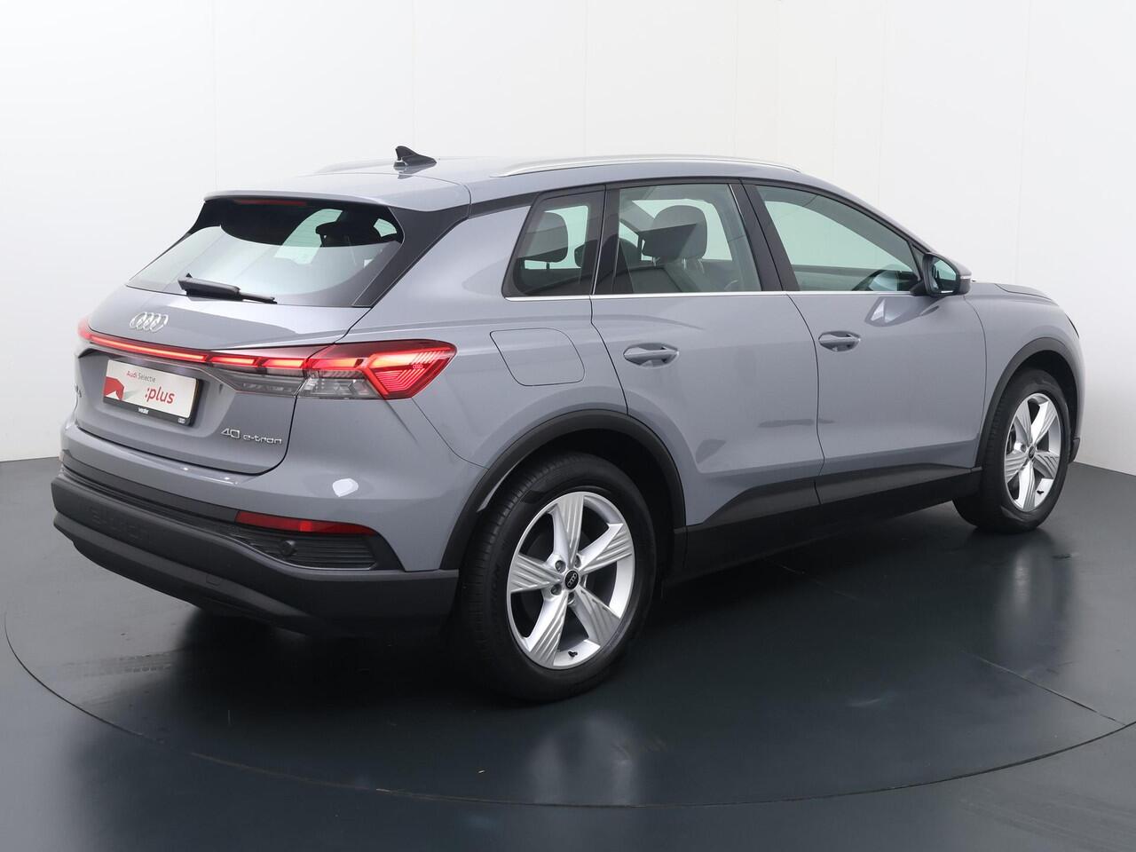 Audi Q4 e-tron 40 Edition 77 kWh | 204 PK | SoH 95% | Matrix LED koplampen | Cruise control | Voorstoelen verwarmd |