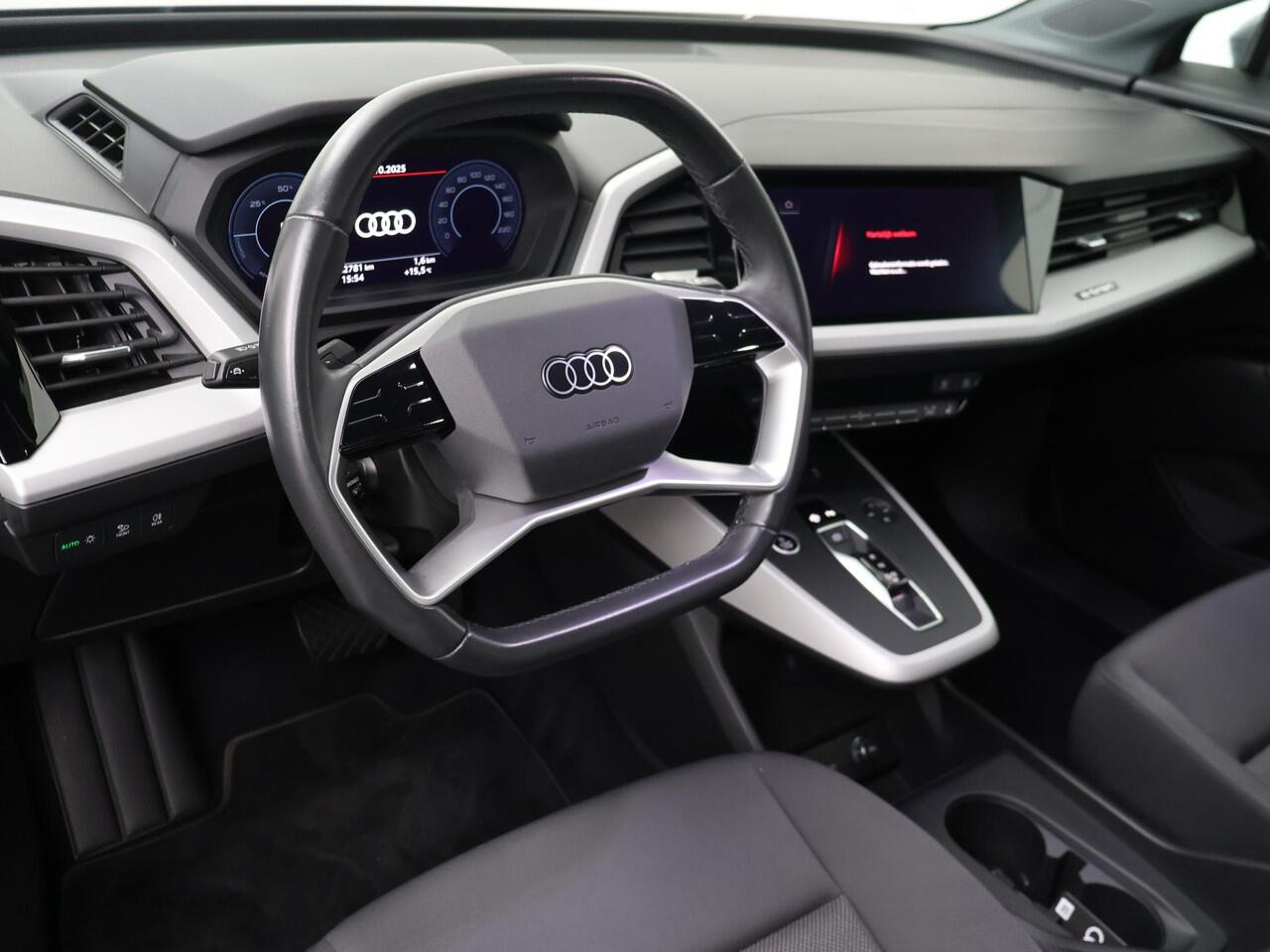 Audi Q4 e-tron 40 Edition 77 kWh | 204 PK | SoH 95% | Matrix LED koplampen | Cruise control | Voorstoelen verwarmd |