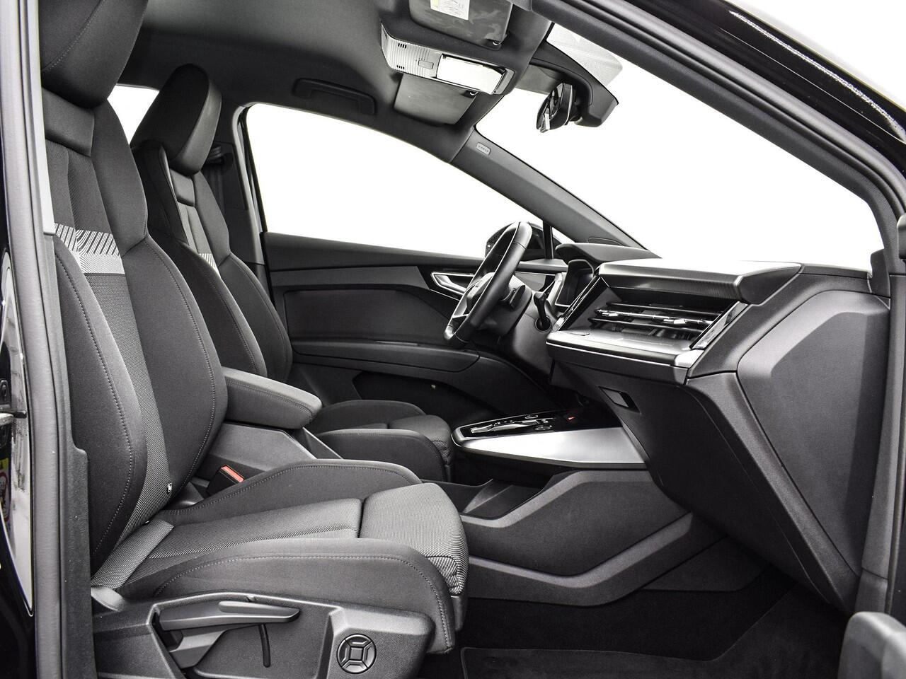 Audi Q4 e-tron 40 Advanced Edition 77 kWh 204pk · Camera · Matrix LED · Optiekpakket Zwart · Apple/Android Car Play · Elek. Achterklep · Stoelverwarming · ACC ·