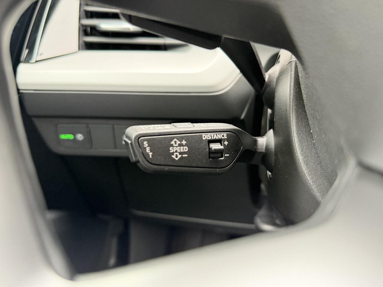 Audi Q4 e-tron Sportback 35 e-tron | S-Line | Black |