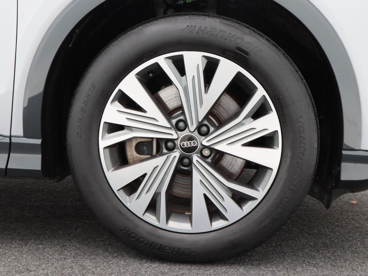 Audi Q4 e-tron 40 Advanced edition 77 kWh 204 Pk | Adaptive Cruise | Climate Control | Stoelverwarming | Navigatie | Camera | Carplay | 20 inch | 87.598 Km!!