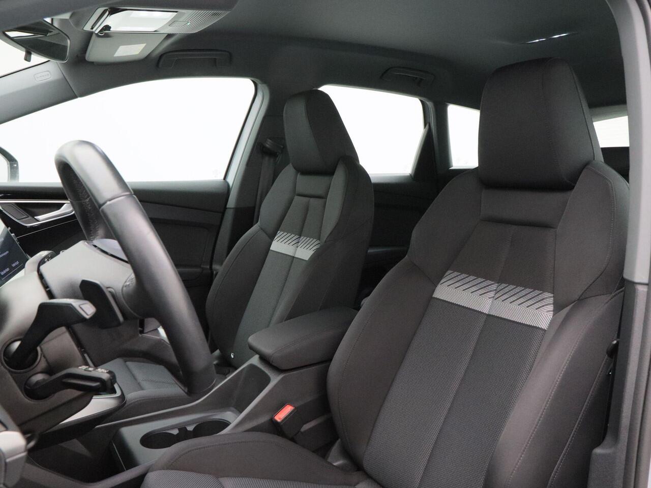 Audi Q4 e-tron 40 Advanced edition 77 kWh 204 Pk | Adaptive Cruise | Climate Control | Stoelverwarming | Navigatie | Camera | Carplay | 20 inch | 87.598 Km!!