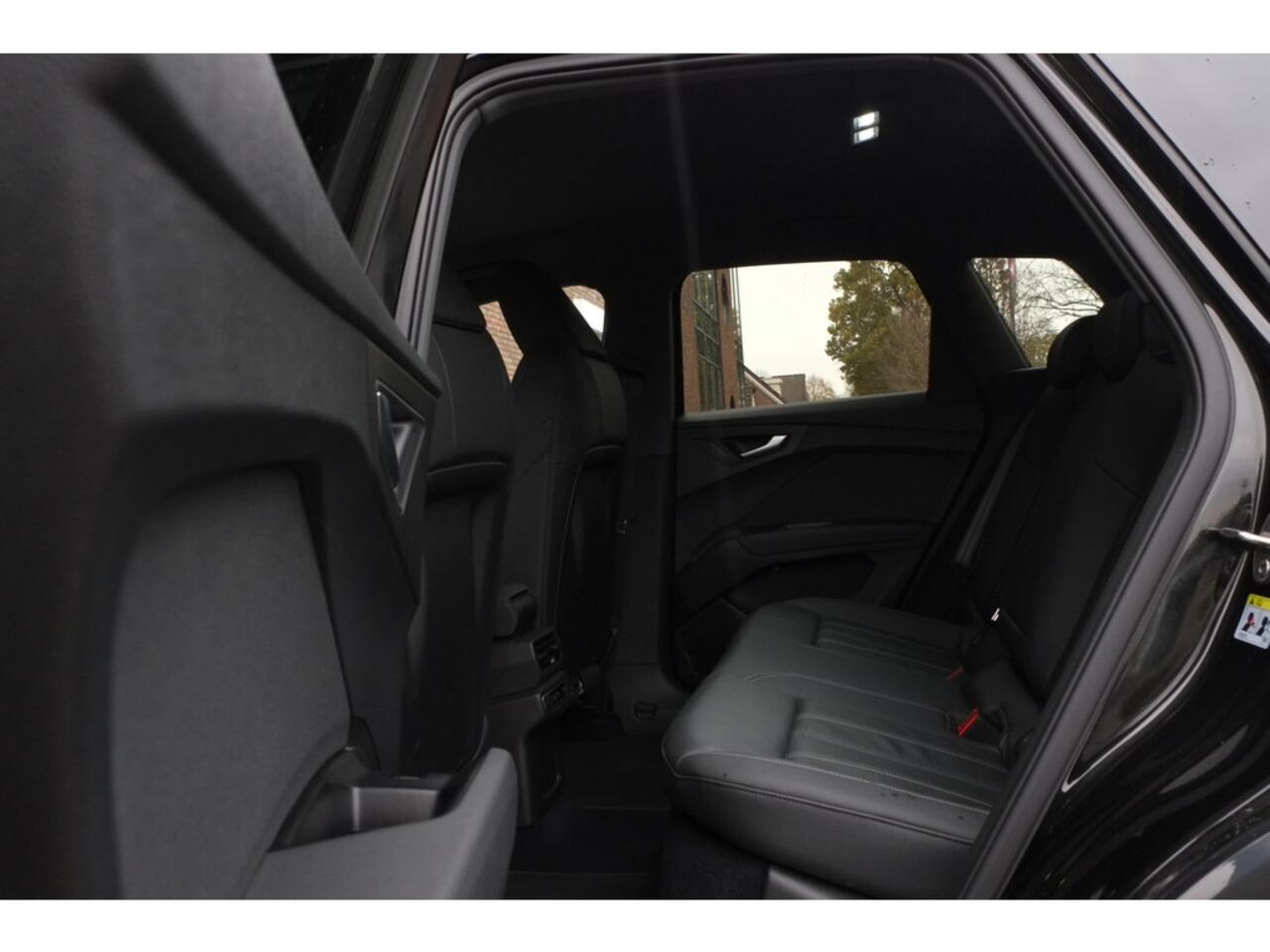 Audi Q4 e-tron 45 quattro 82kWh 286pk Trekhaak, Leder, Sportstoelen, Achteruitr