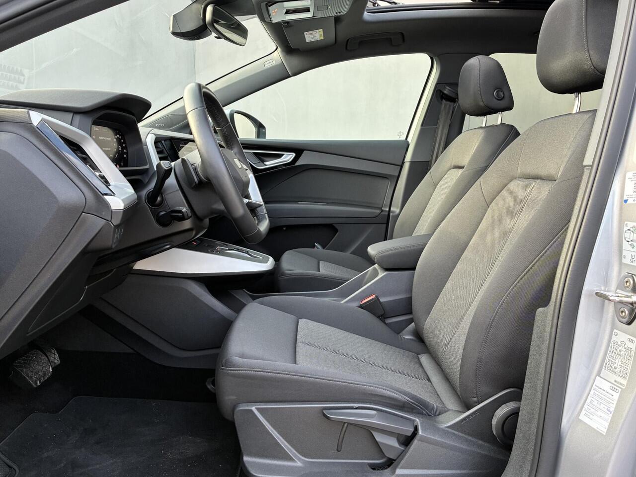 Audi Q4 e-tron 45 quattro Edition 82 kWh / SOH 100% / Navigatie / Schuif-/Kantel dak / Apple Carplay/Android Auto / Stoelverwarming / Elektrische Achterklep / SONOS Audio / Adaptieve Cruise Control /