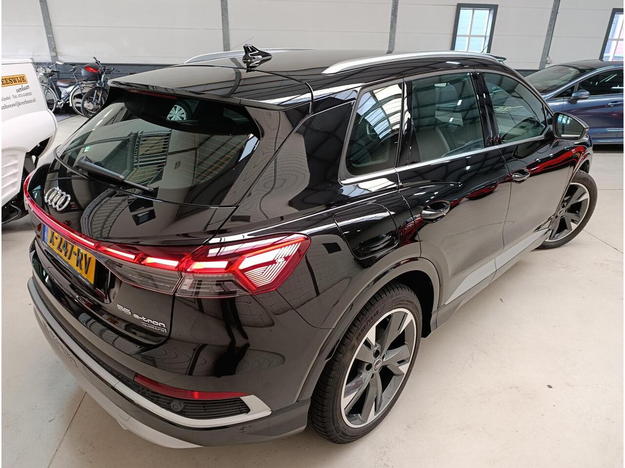 Audi Q4 e-tron 55 quattro S Edition 82 kWh Airconditioning (automatisch) | Audiosysteem | Adaptive cruise controle | Navigatiesysteem | Parkeersensoren