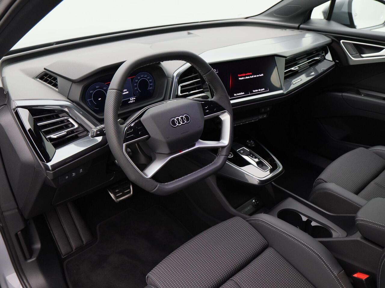 Audi Q4 e-tron 45 quattro | S Edition 82 kWh | 4000 VOORDEEL!!!| Zwart optiek | 21 inch velgen | Privacyglas