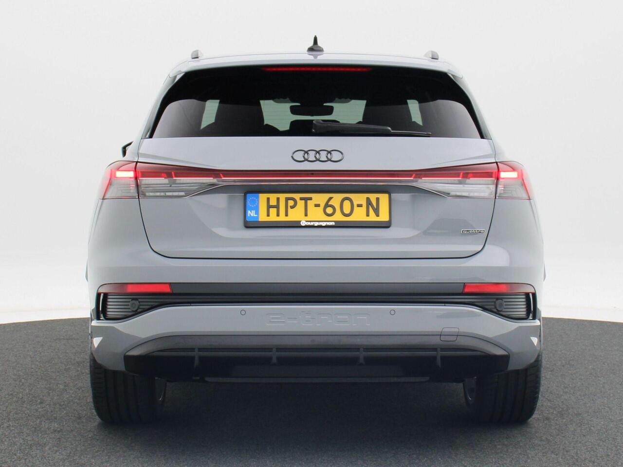 Audi Q4 e-tron 45 quattro | S Edition 82 kWh | 4000 VOORDEEL!!!| Zwart optiek | 21 inch velgen | Privacyglas
