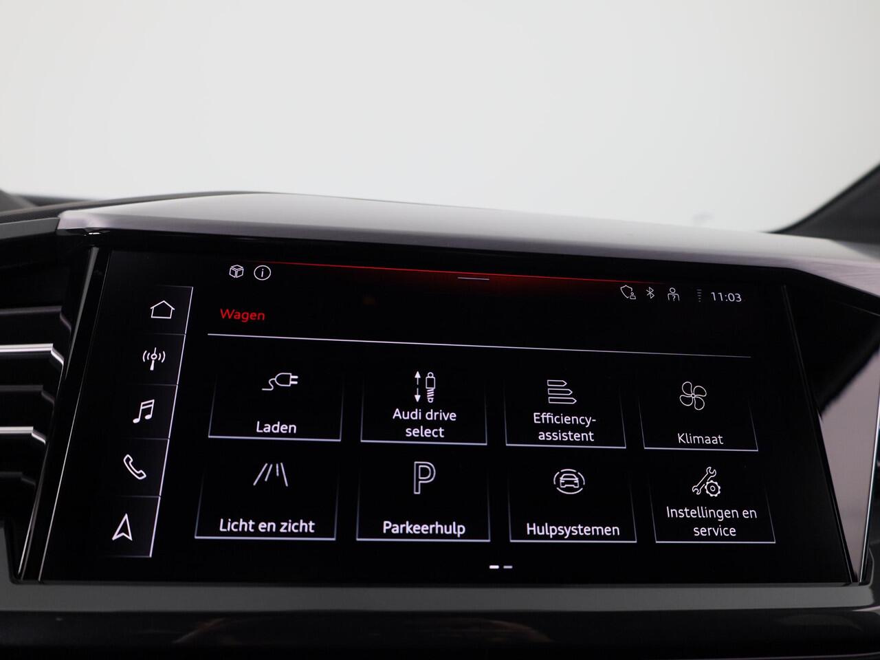 Audi Q4 e-tron 40 S edition 63 kWh 204pk | Achteruitrijcamera | Comfortpakket | Assistentiepakket plus | Optiekpakket zwart plus | Privacy glas | Adaptive cruise control |