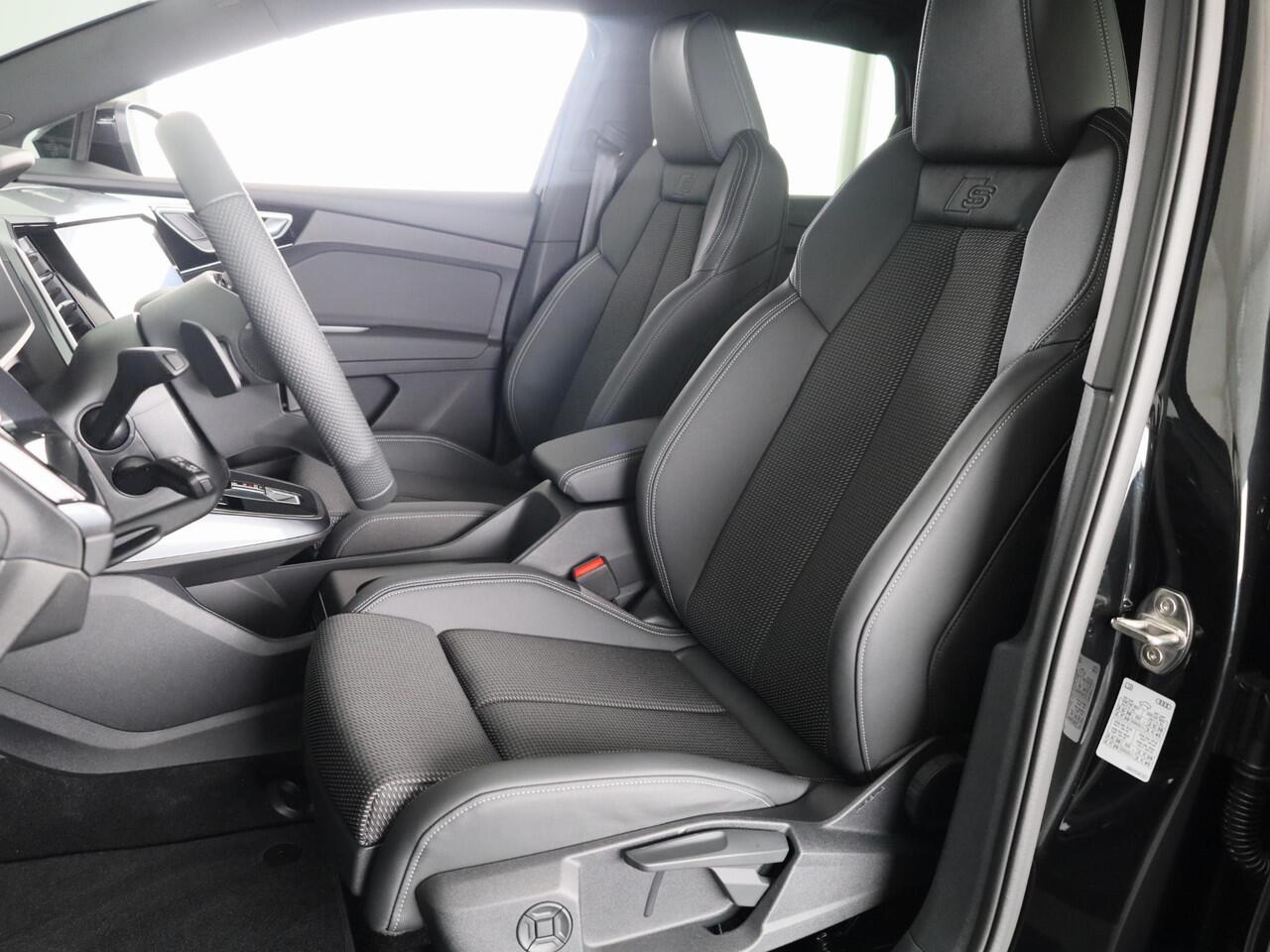 Audi Q4 e-tron 40 S edition 63 kWh 204pk | Achteruitrijcamera | Comfortpakket | Assistentiepakket plus | Optiekpakket zwart plus | Privacy glas | Adaptive cruise control |