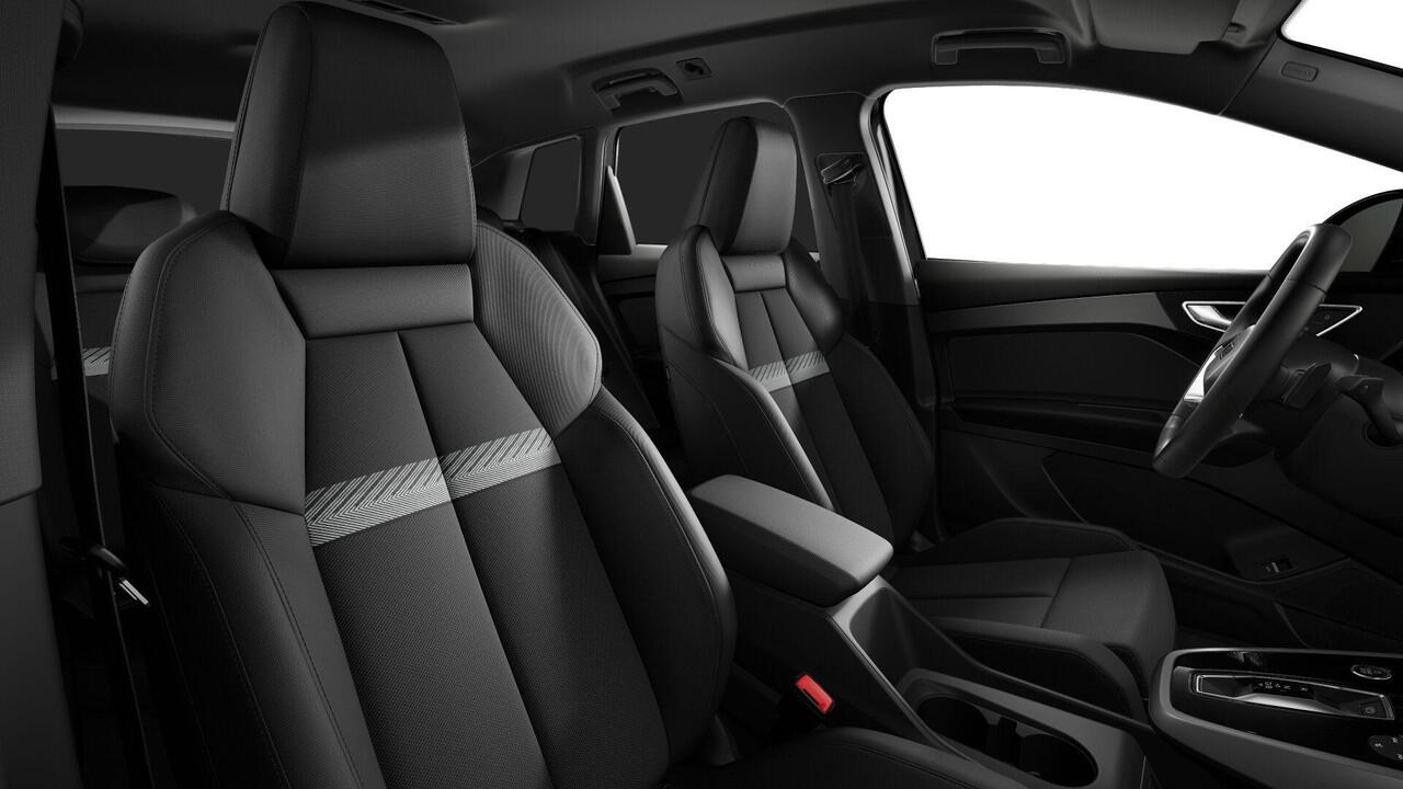 Audi Q4 e-tron 40 Advanced edition 63 kWh 204pk | Achteruitrijcamera | Assistentiepakket plus | Optiekpakket zwart plus | Privacy glas | Adaptive cruise control |