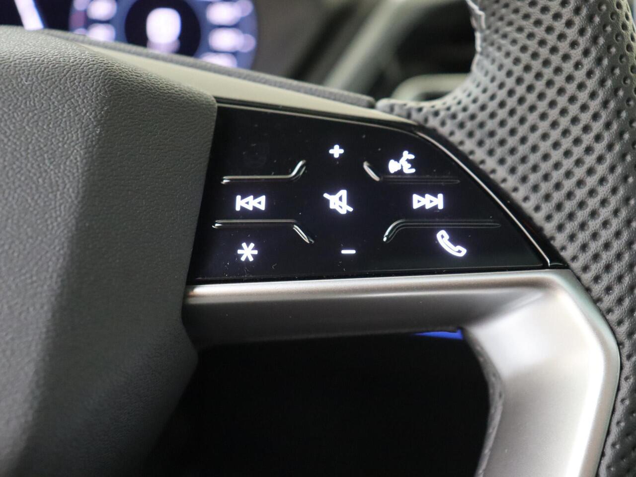 Audi Q4 e-tron 45 quattro S Edition 82 kWh | Panoramadak | 20 inch LM velgen | Achteruitrijcamera | Matrix | navigatie