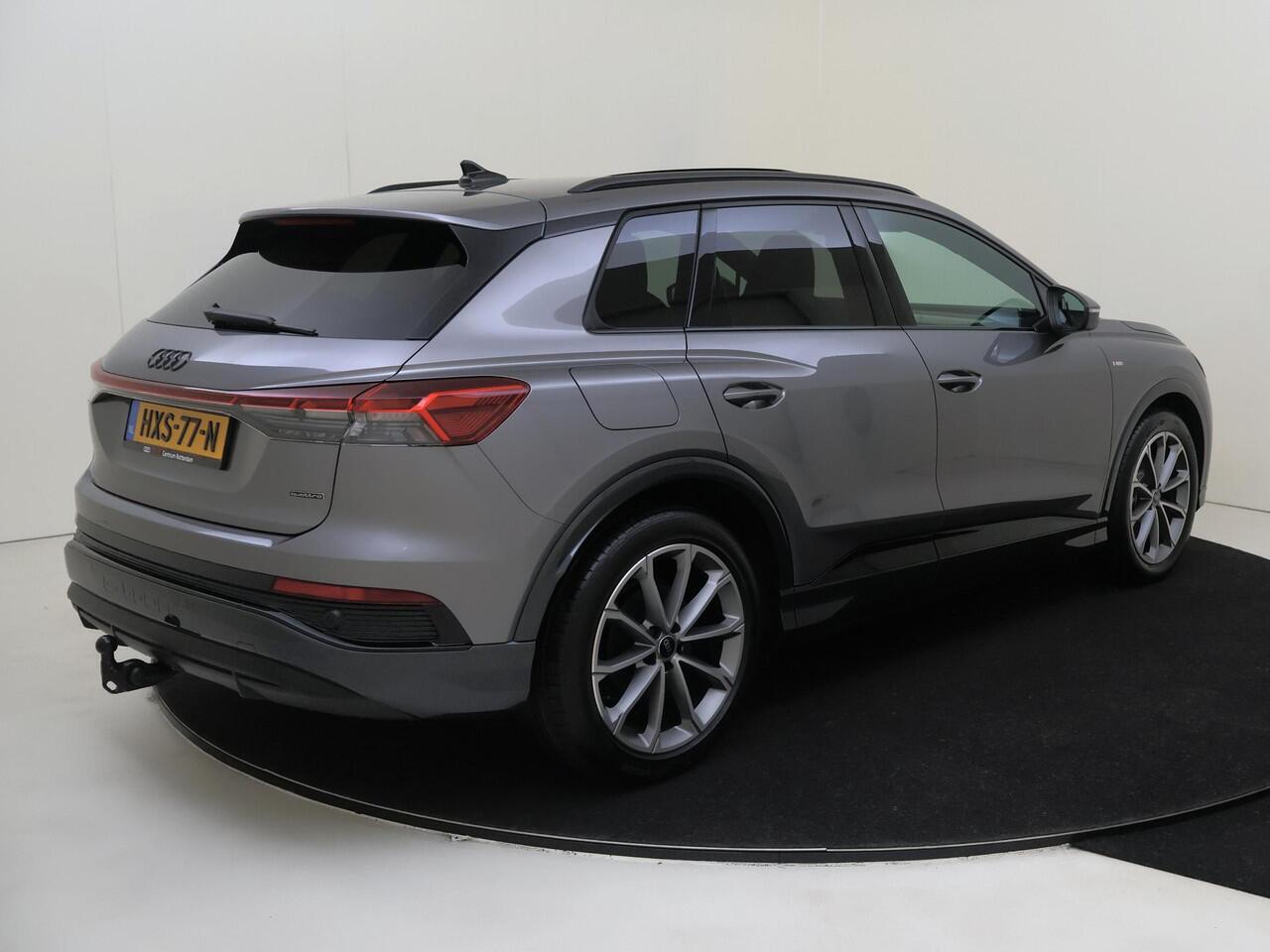 Audi Q4 e-tron 45 quattro S Edition 82 kWh | Panoramadak | 20 inch LM velgen | Achteruitrijcamera | Matrix | navigatie