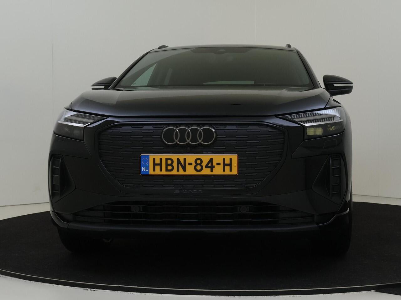 Audi Q4 e-tron 45 quattro Advanced edition 82 kWh | Achteruitrijcamera | LED Matrix | Stoelverwarming | Navigatie | Adaptieve cruise control | CarPlay | Elektrische achterklep |