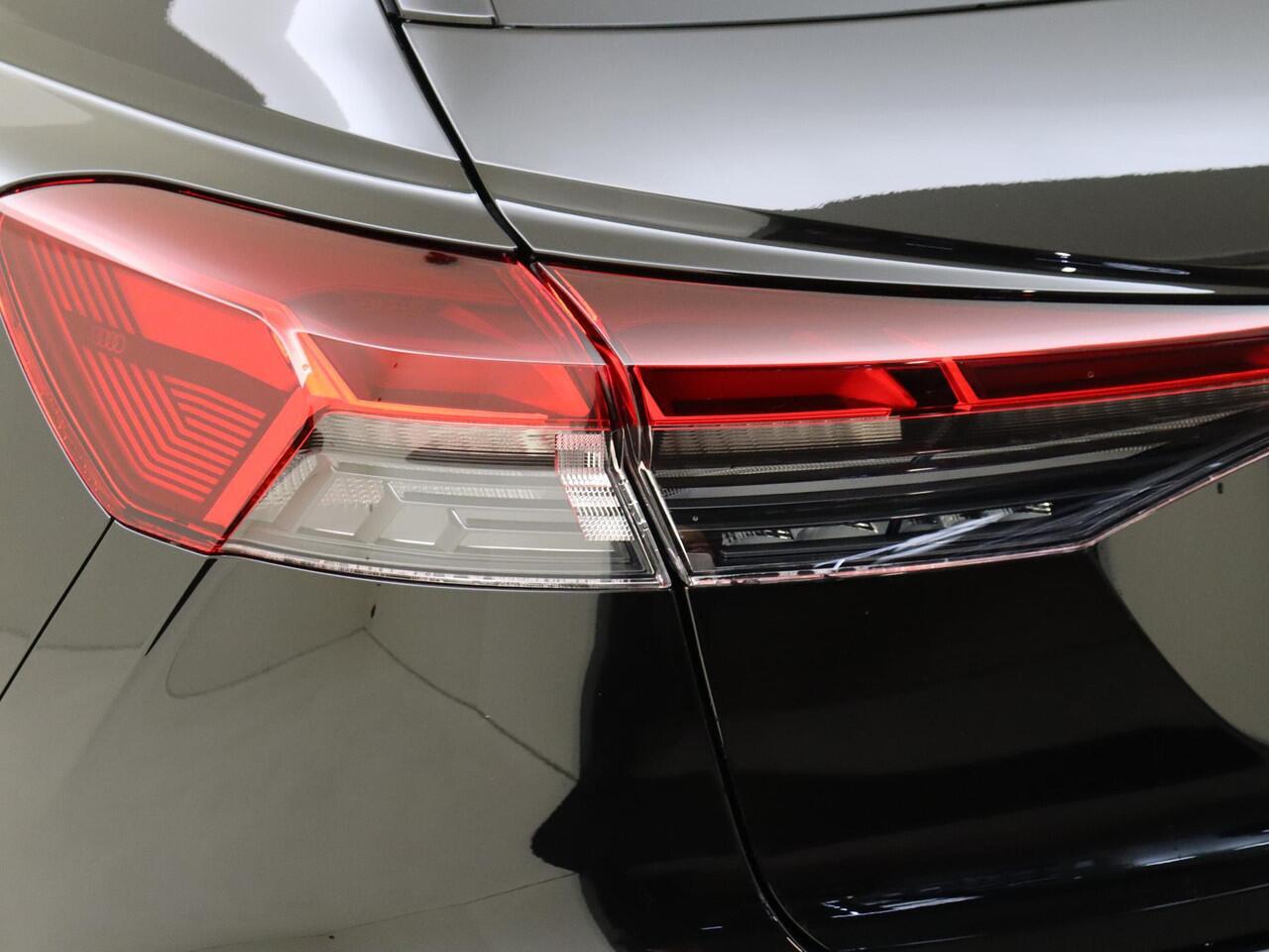 Audi Q4 e-tron 45 quattro Advanced edition 82 kWh | Achteruitrijcamera | LED Matrix | Stoelverwarming | Navigatie | Adaptieve cruise control | CarPlay | Elektrische achterklep |