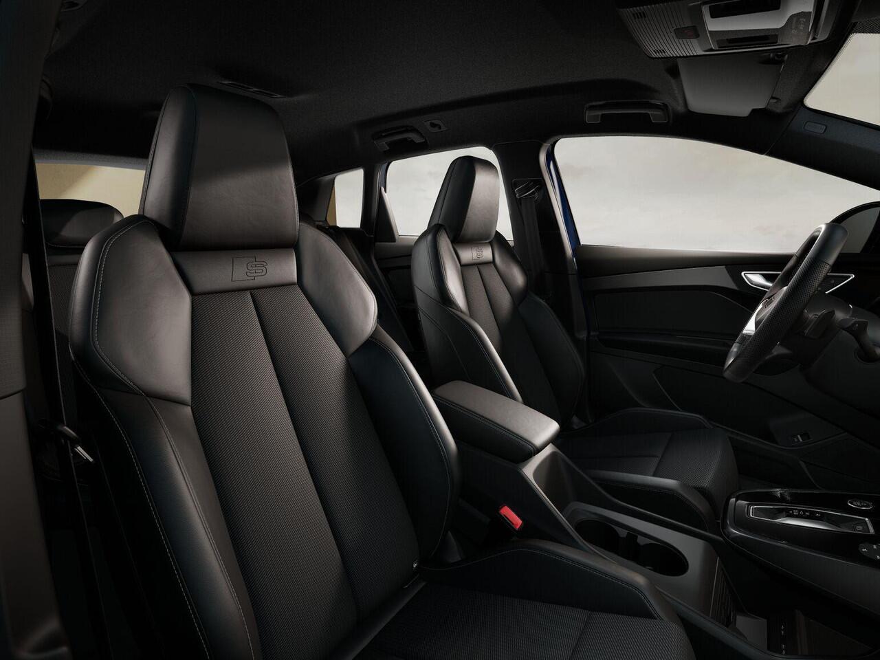 Audi Q4 e-tron 40 S edition | 63 kWh | 204 PK | 20 inch velgen | Privacyglas | Zwart Optiek Plus | Trekhaak |