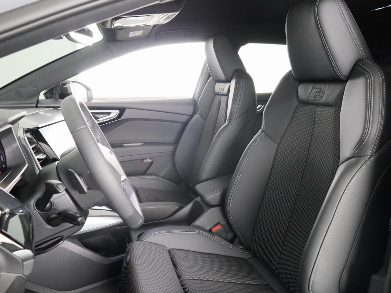 Audi Q4 e-tron 45 S edition Competition 82 kWh 286 pk | Assistentiepakket plus | Comfortpakket plus | Ambient lichtpakket | Optiekpakket zwart plus |