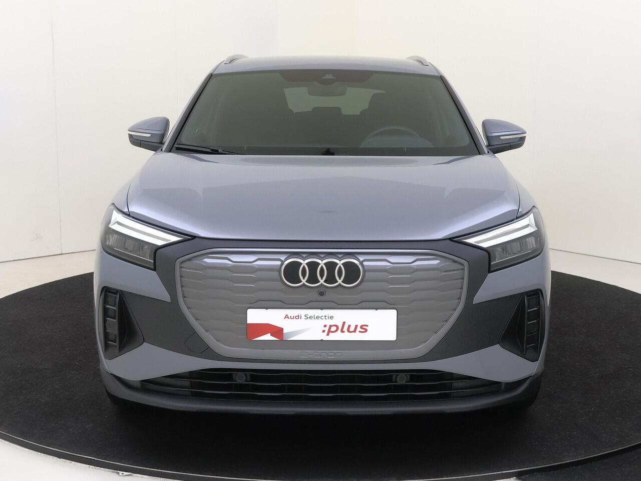 Audi Q4 e-tron 45 Advanced edition 82 kWh | Trekhaak | Adaptieve cruise control | Navigatie Plus | Keyless | Stoelverwarming | 3-zone airco | CarPlay |