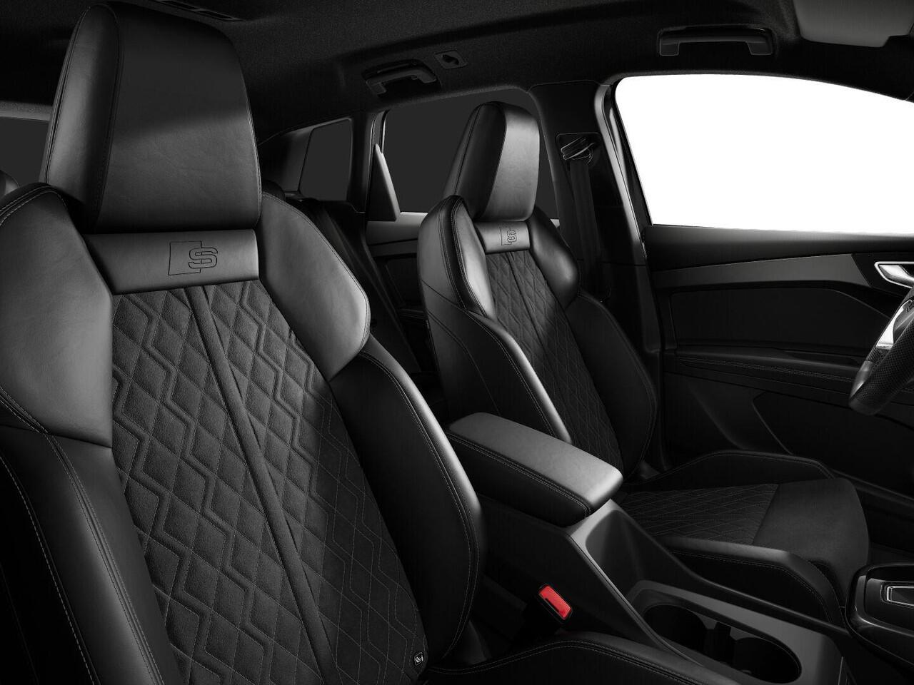 Audi Q4 e-tron S edition Competition e-tron 45 | Keyless | Trekhaak | Assistentie pakket