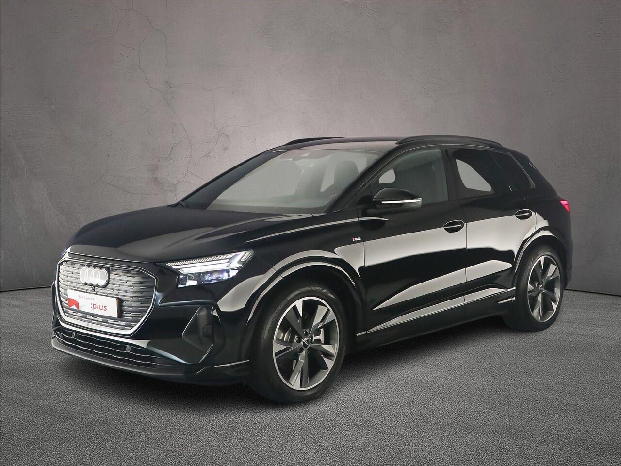 Audi Q4 e-tron 45 quattro S Edition 82 kWh | Camera | Matrix | ACC | Carplay | Audi sound | Parkeerhulp plus |