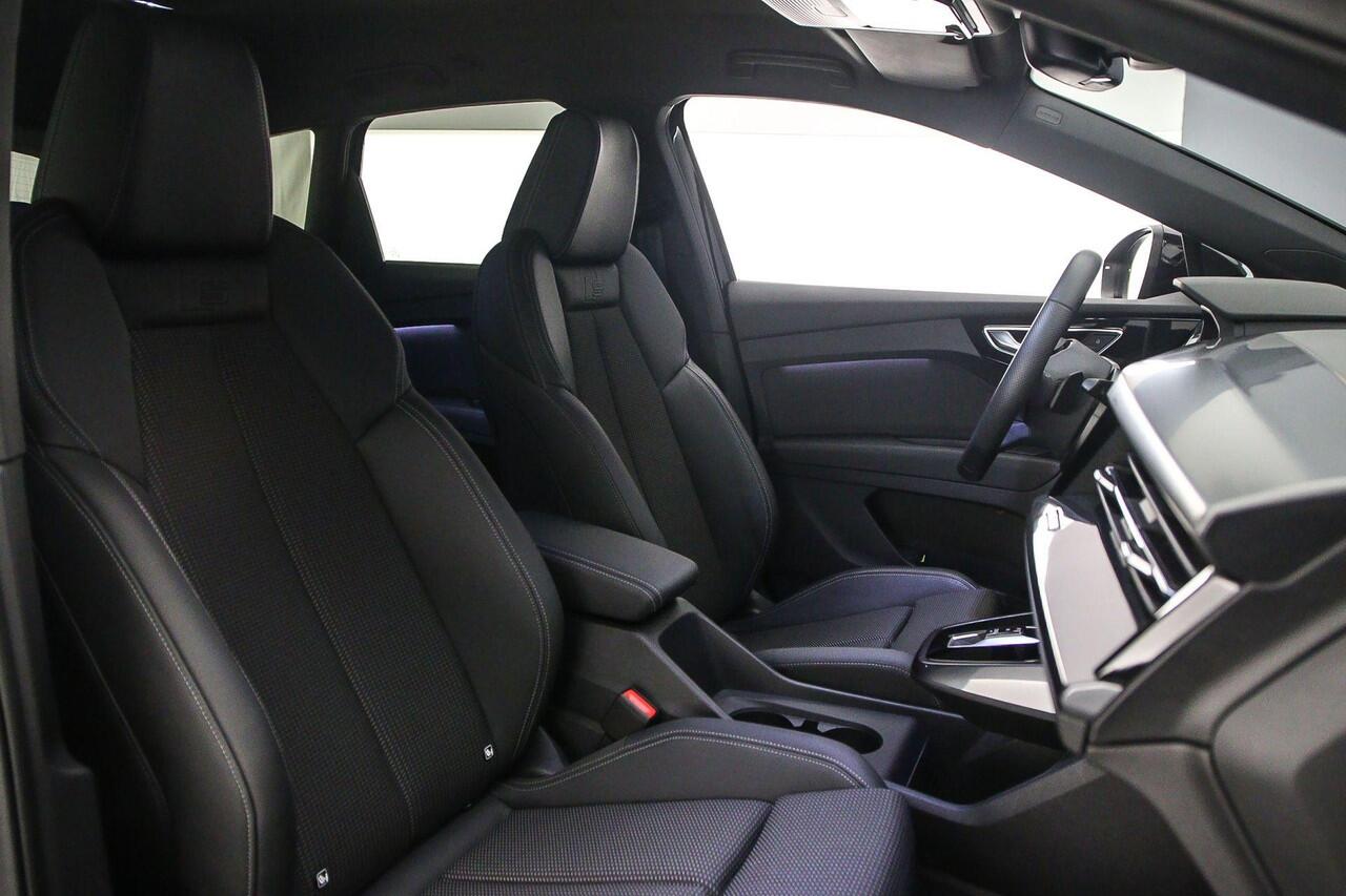Audi Q4 e-tron 45 quattro S Edition 82 kWh | Camera | Matrix | ACC | Carplay | Audi sound | Parkeerhulp plus |