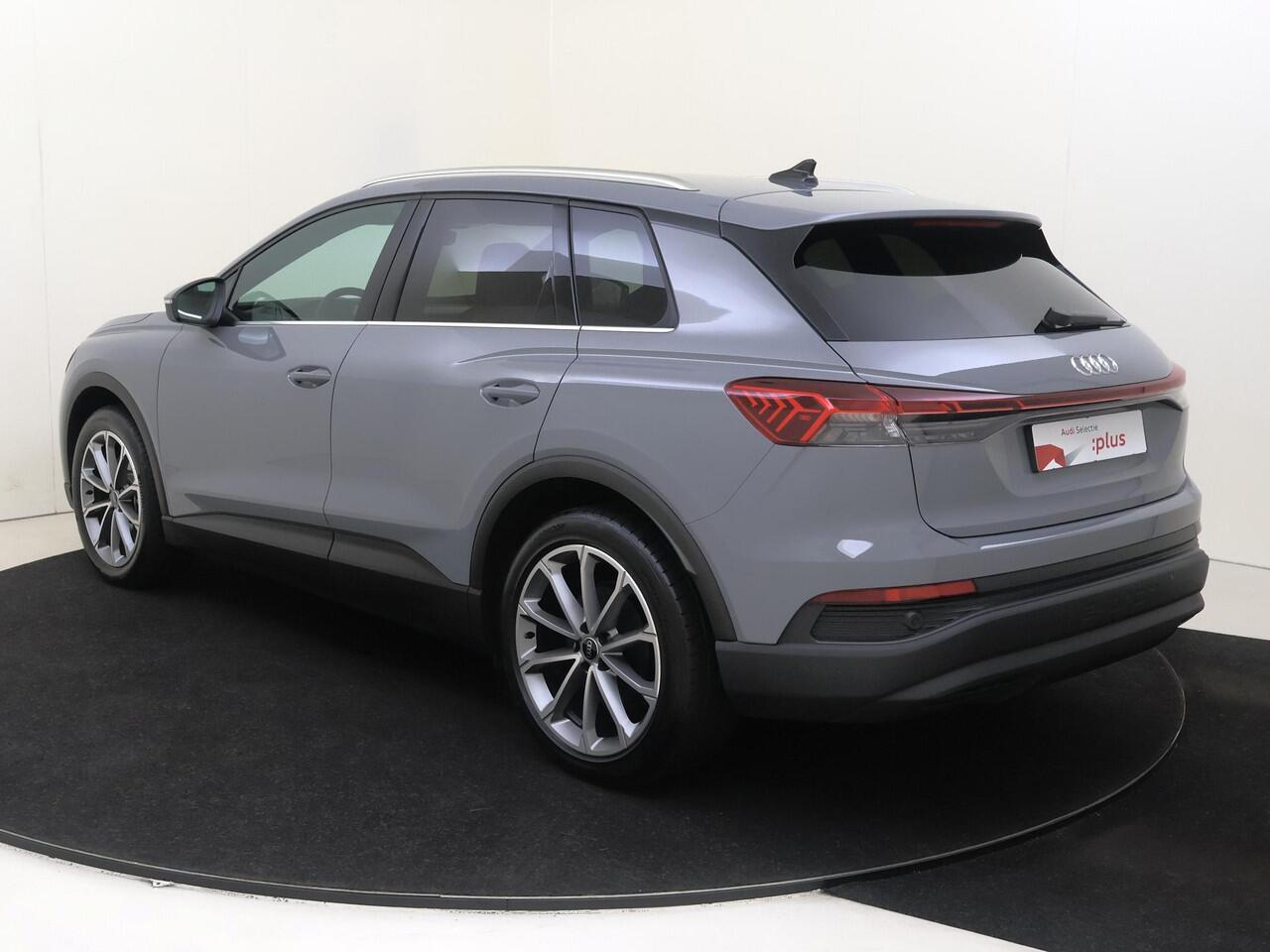 Audi Q4 e-tron 45 Advanced edition 82 kWh | Trekhaak | Adaptieve cruise control | Navigatie Plus | Keyless | Stoelverwarming | 3-zone airco | CarPlay |