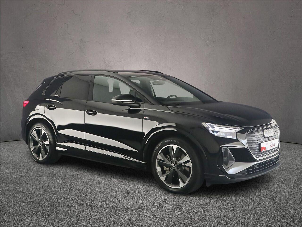 Audi Q4 e-tron 45 quattro S Edition 82 kWh | Camera | Matrix | ACC | Carplay | Audi sound | Parkeerhulp plus |