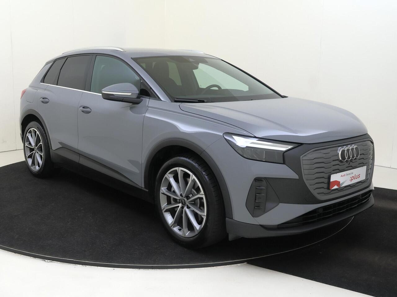 Audi Q4 e-tron 45 Advanced edition 82 kWh | Trekhaak | 3-zone airco | Parkeersensoren | Adaptieve cruise control | Keyless | Stoelverwarming | CarPlay | Navigatie |