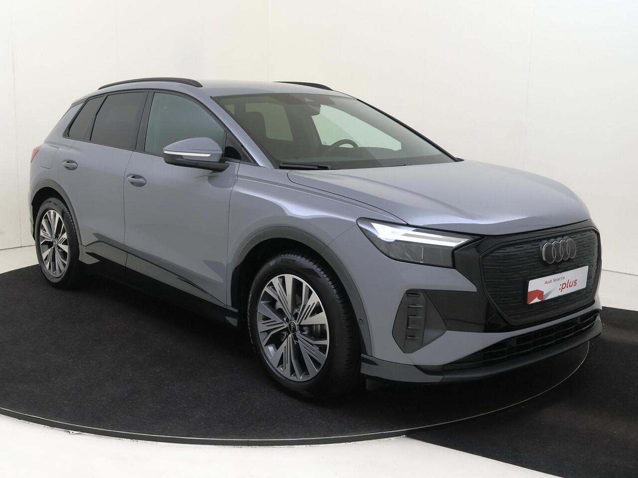 Audi Q4 e-tron 45 quattro Advanced edition 82 kWh | Trekhaak | 360 camera | 3-zone airco | Adaptieve cruise control | Dodehoek detectie | Stoelverwarming | CarPlay | Navigatie |