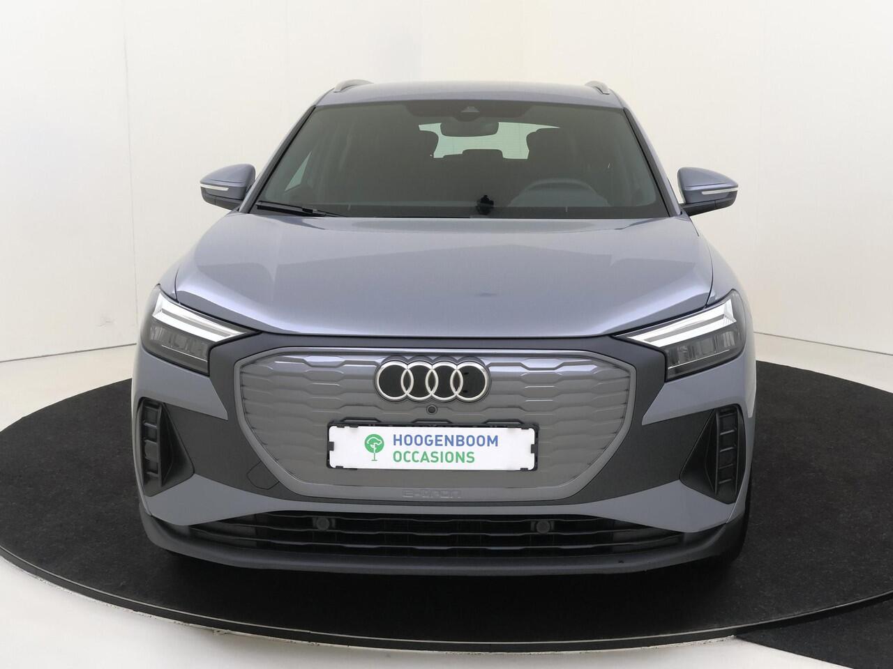 Audi Q4 e-tron 45 quattro Advanced edition 82 kWh | Trekhaak | Adaptieve cruise control | Navigatie Plus | Keyless | Stoelverwarming | 3-zone airco | Elektrische achterklep | CarPlay |