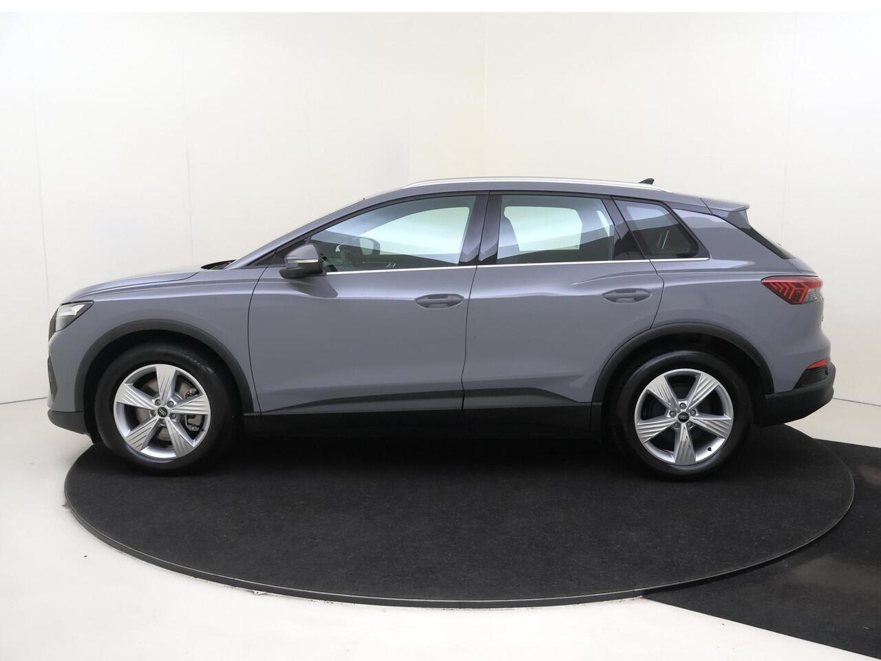 Audi Q4 e-tron 45 quattro Advanced edition 82 kWh | Trekhaak | Adaptieve cruise control | Navigatie Plus | Keyless | Stoelverwarming | 3-zone airco | Elektrische achterklep | CarPlay |