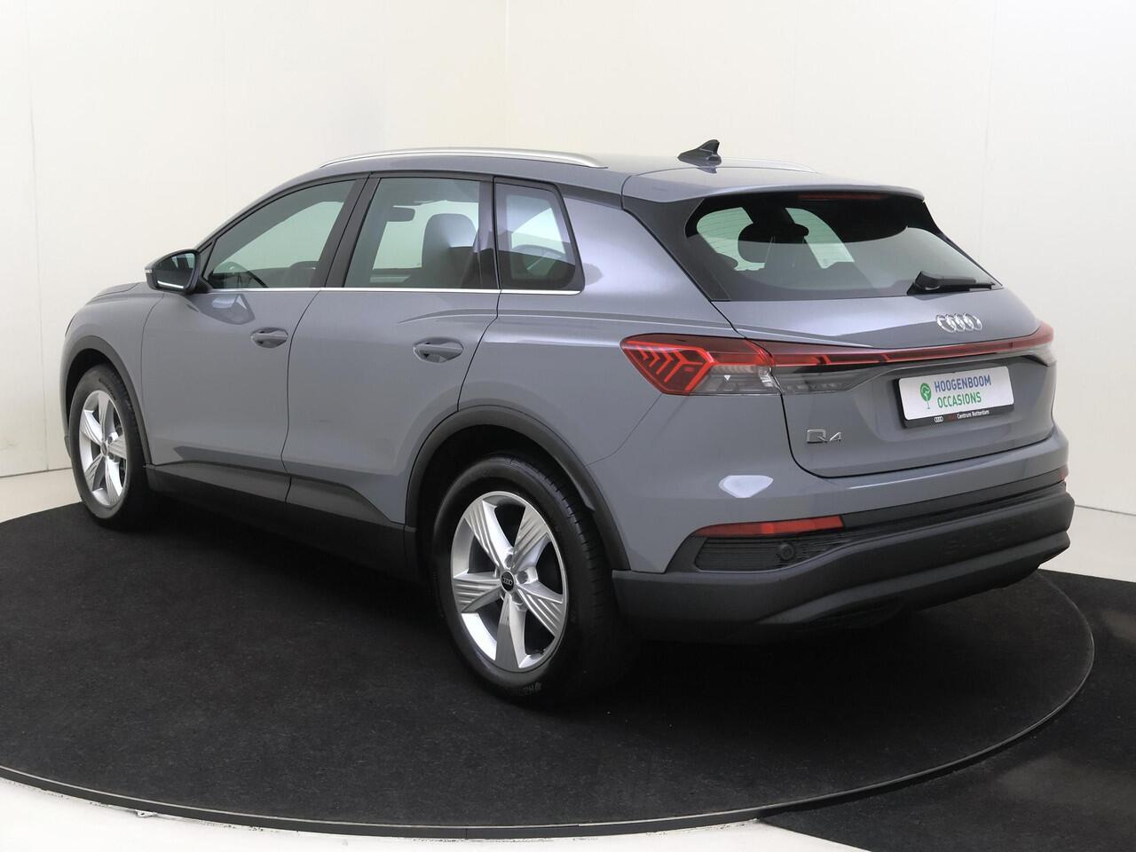 Audi Q4 e-tron 45 quattro Advanced edition 82 kWh | Trekhaak | Adaptieve cruise control | Navigatie Plus | Keyless | Stoelverwarming | 3-zone airco | Elektrische achterklep | CarPlay |