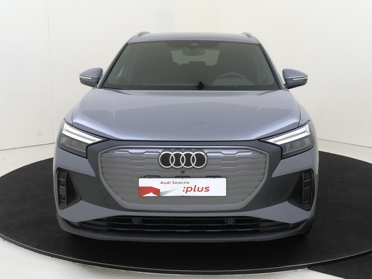 Audi Q4 e-tron 40 Advanced edition 63 kWh | Trekhaak | 3-zone airco | Keyless | Parkeersensoren | Adaptieve cruise control | CarPlay | Navigatie |