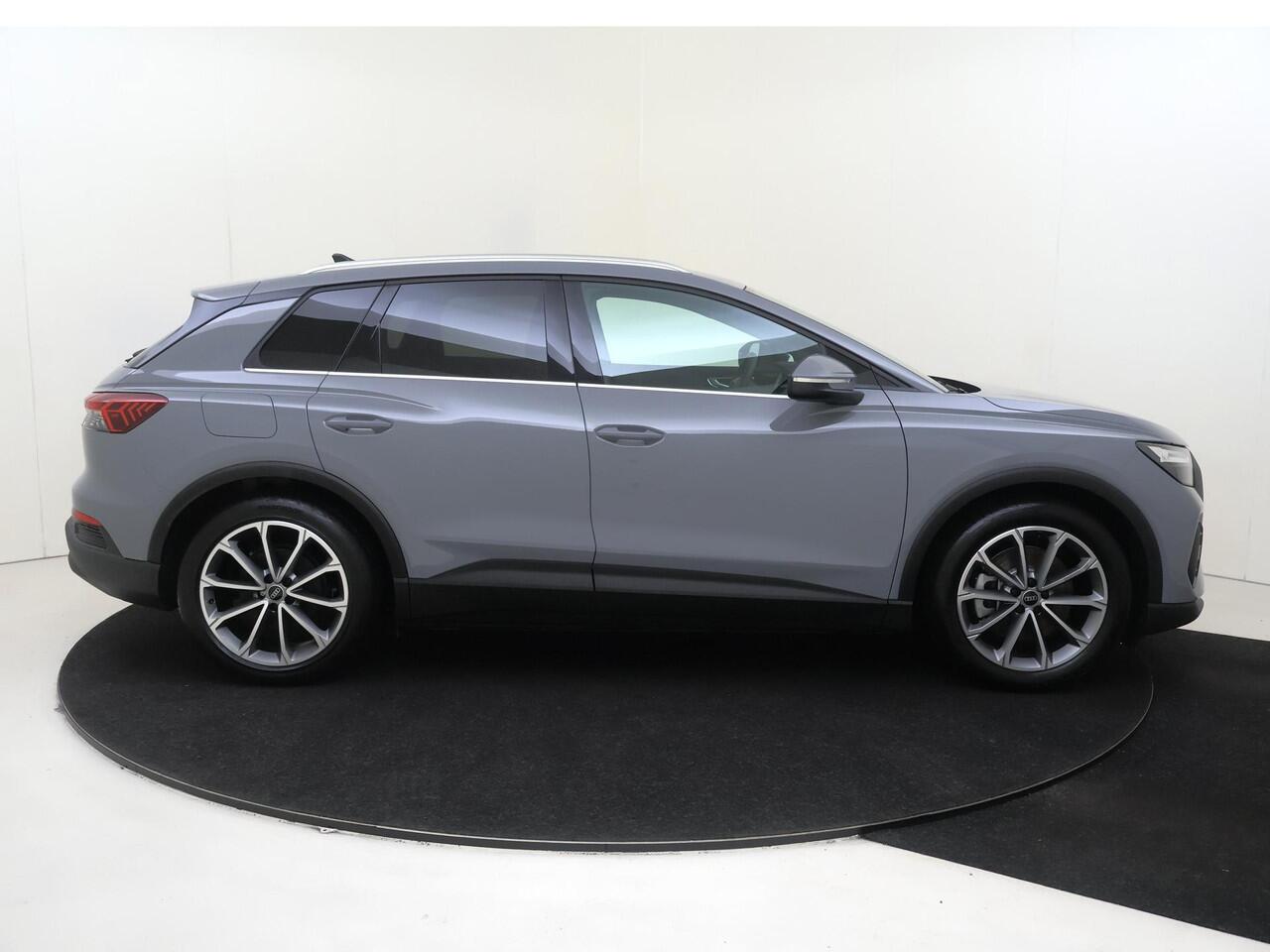 Audi Q4 e-tron 40 Advanced edition 63 kWh | Trekhaak | 3-zone airco | Keyless | Parkeersensoren | Adaptieve cruise control | CarPlay | Navigatie |