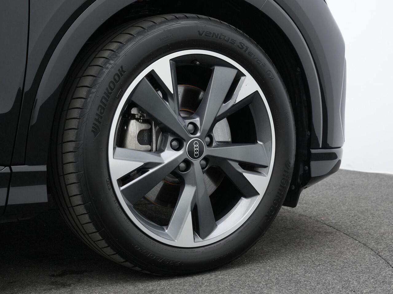 Audi Q4 e-tron 45 Quattro S Edition 82 kWh 286 pk / S-Line | Panoramadak | Matrix LED | Stoelverwarming | Navigatie