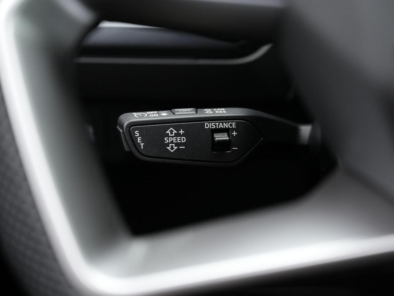 Audi Q4 e-tron 45 Quattro S Edition 82 kWh 286 pk / S-Line | Panoramadak | Matrix LED | Stoelverwarming | Navigatie