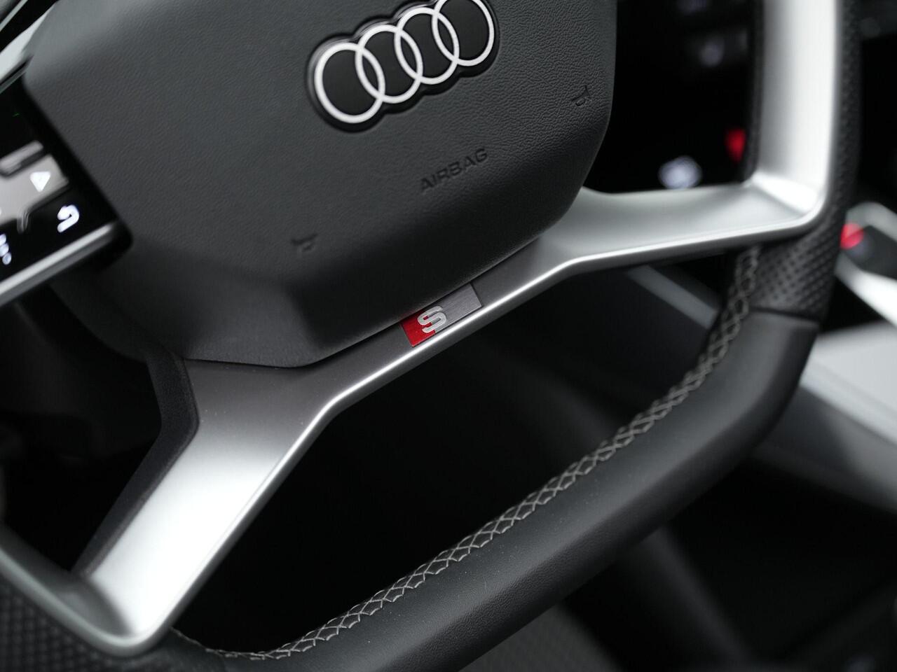 Audi Q4 e-tron 45 Quattro S Edition 82 kWh 286 pk / S-Line | Panoramadak | Matrix LED | Stoelverwarming | Navigatie