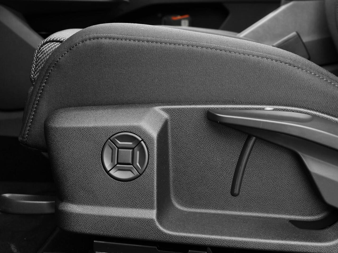 Audi Q4 e-tron 40 Advanced Edition 204pk · Glazen panoramadak · 360 Camera · Side Assist · Stoelverwarming · ACC · Garantie t/m 07-11-2027