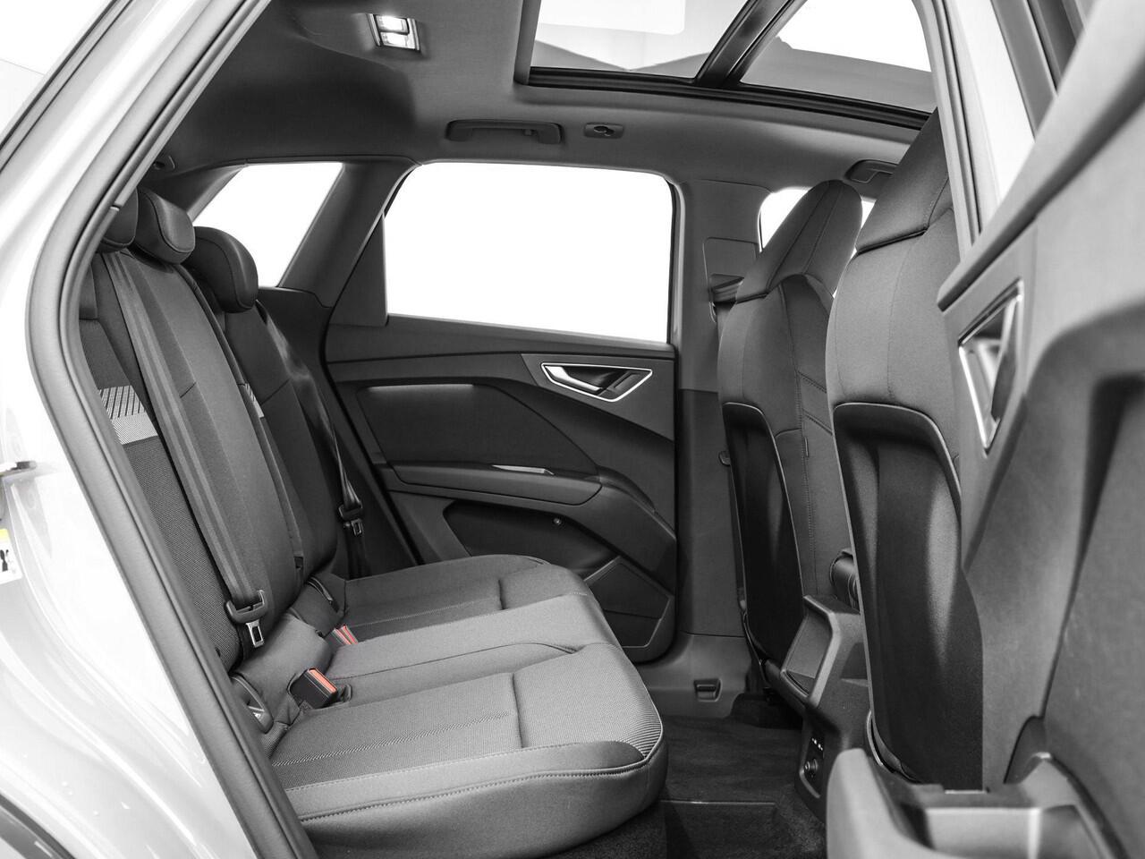 Audi Q4 e-tron 40 Advanced Edition 204pk · Glazen panoramadak · 360 Camera · Side Assist · Stoelverwarming · ACC · Garantie t/m 07-11-2027