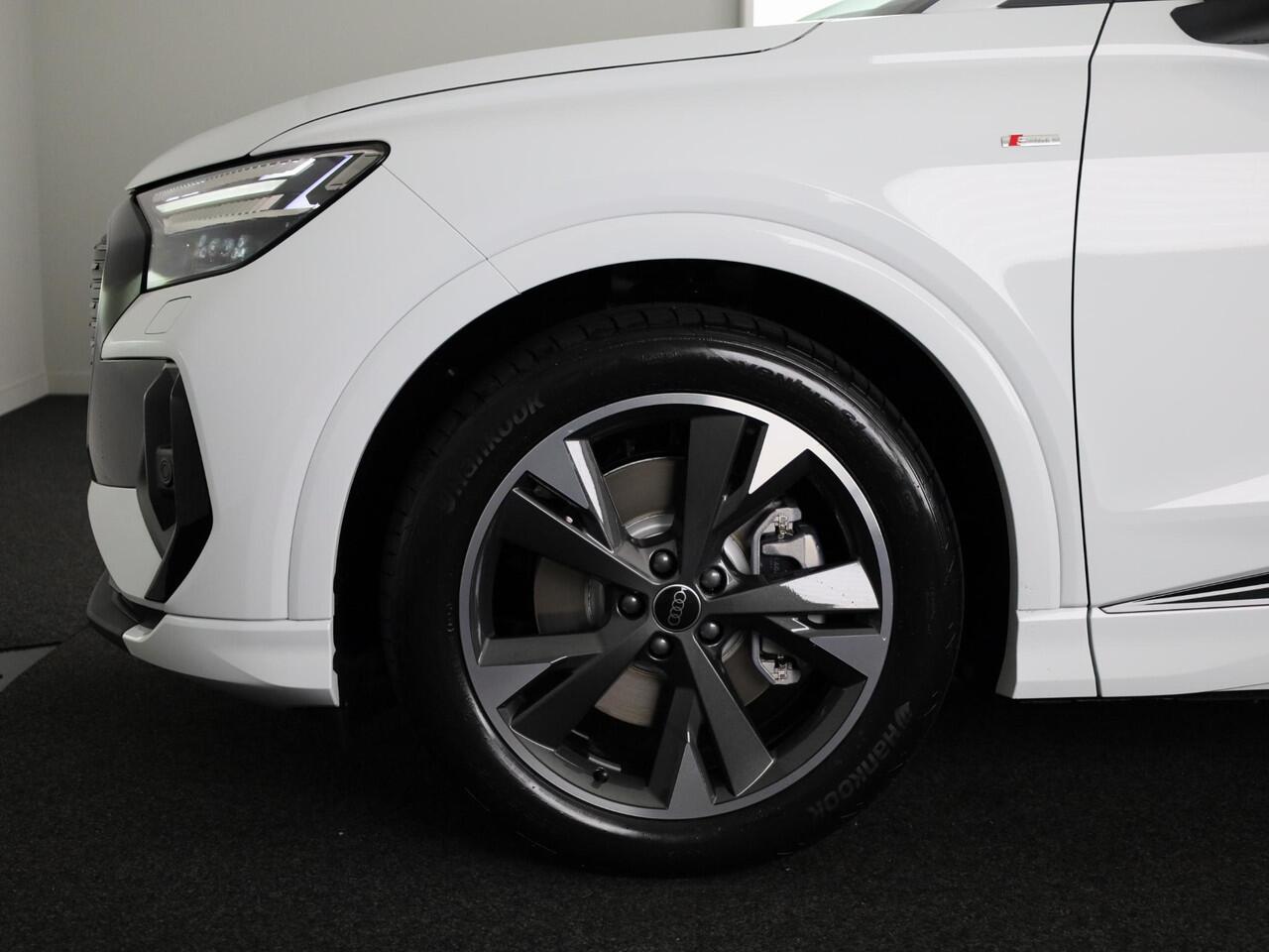 Audi Q4 e-tron 45 S edition Competition e-tron 82 kWh 286 pk | Assistentiepakket plus | Comfortpakket plus | Ambient verlichting | Optiekpakket zwart plus |